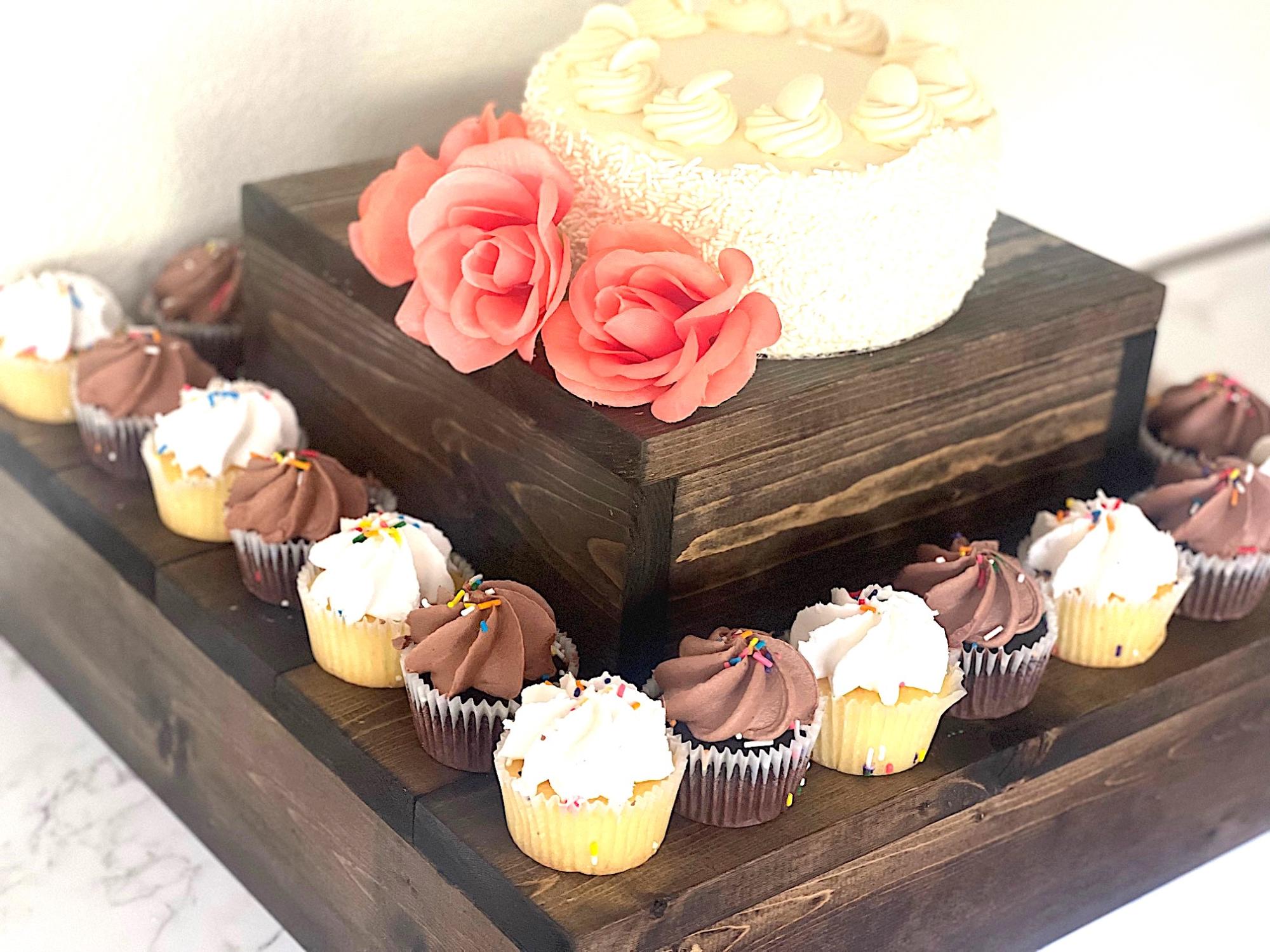cake stand